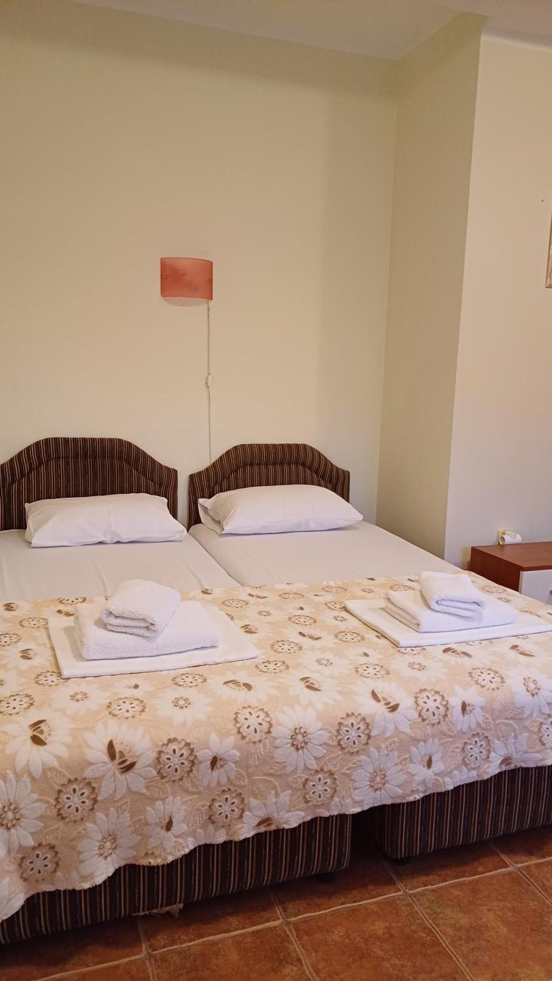 Apartments Villa-G Lustica Тиват Экстерьер фото