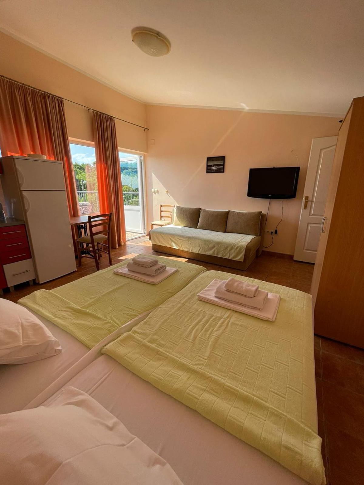 Apartments Villa-G Lustica Тиват Экстерьер фото