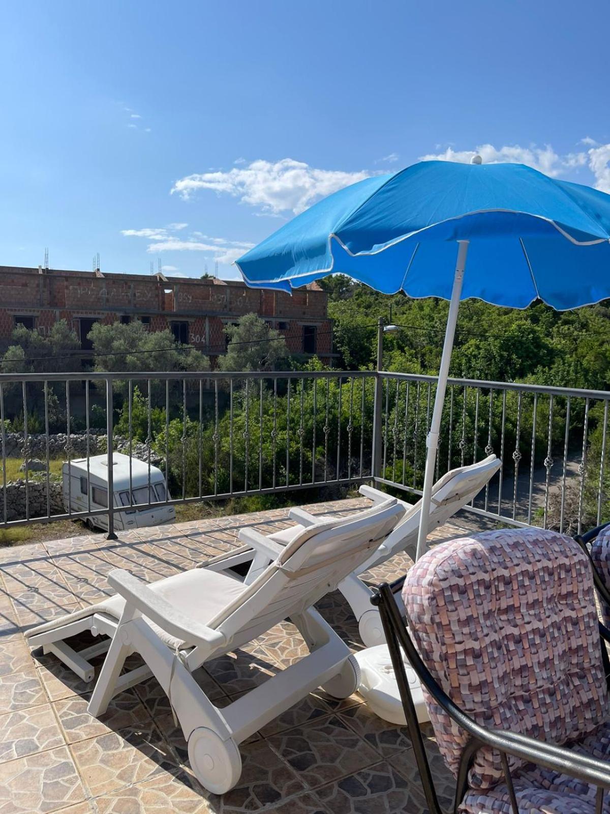 Apartments Villa-G Lustica Тиват Экстерьер фото