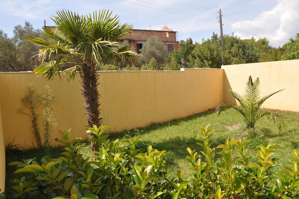 Apartments Villa-G Lustica Тиват Экстерьер фото